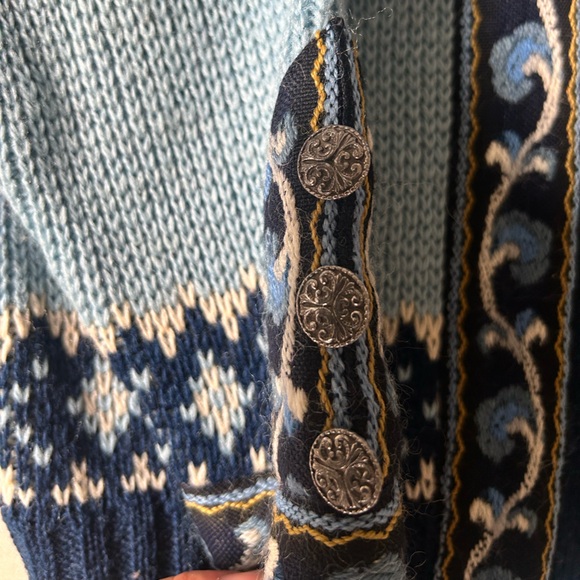 Beautiful Norwegian hand-knitted wool sweater (heirloom) - Picture 4 of 5